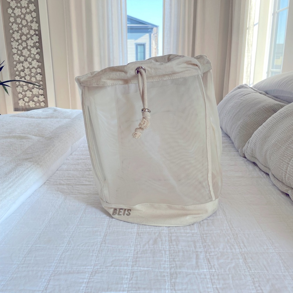 BEIS The High-brid Mesh Backpack in Beige